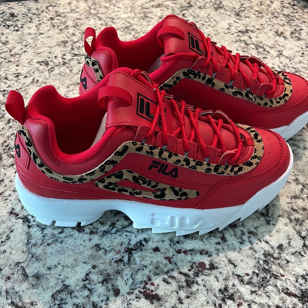 NIB, Fila, Distributor II